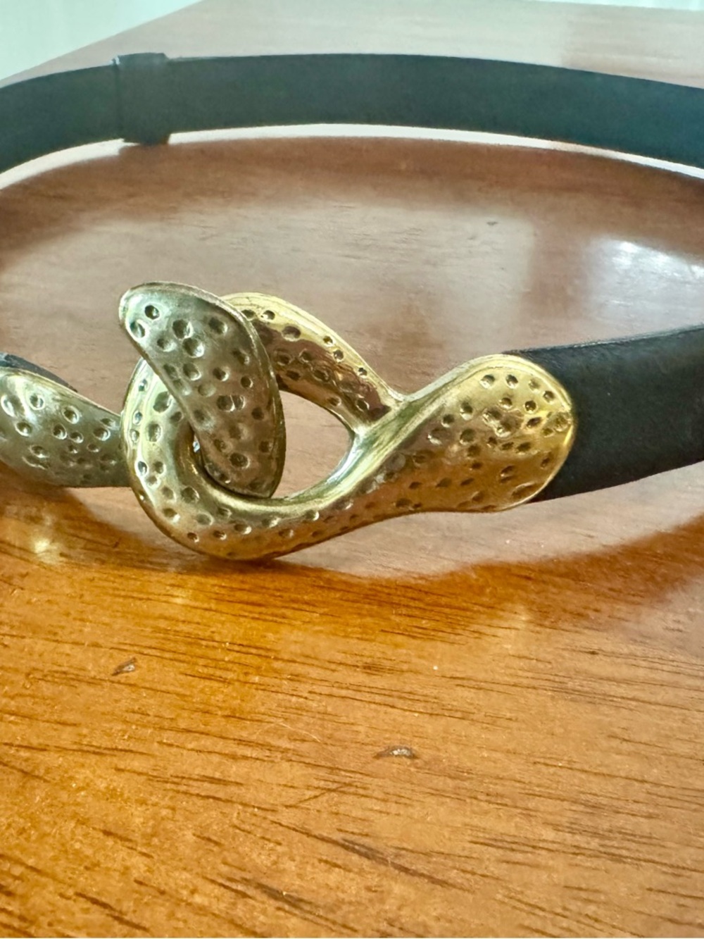 Chico’s Genuine Black Leather Belt Womens Size S/M Gold Buckle Latch Adjustable